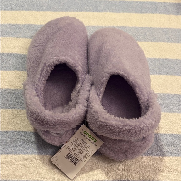 CROCS Women's Slippers in Lavender NWT - Picture 3 of 8